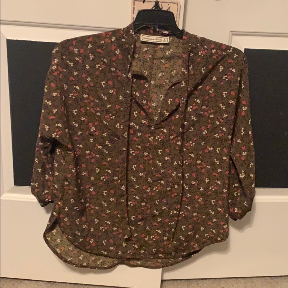 super cute abercrombie blouse